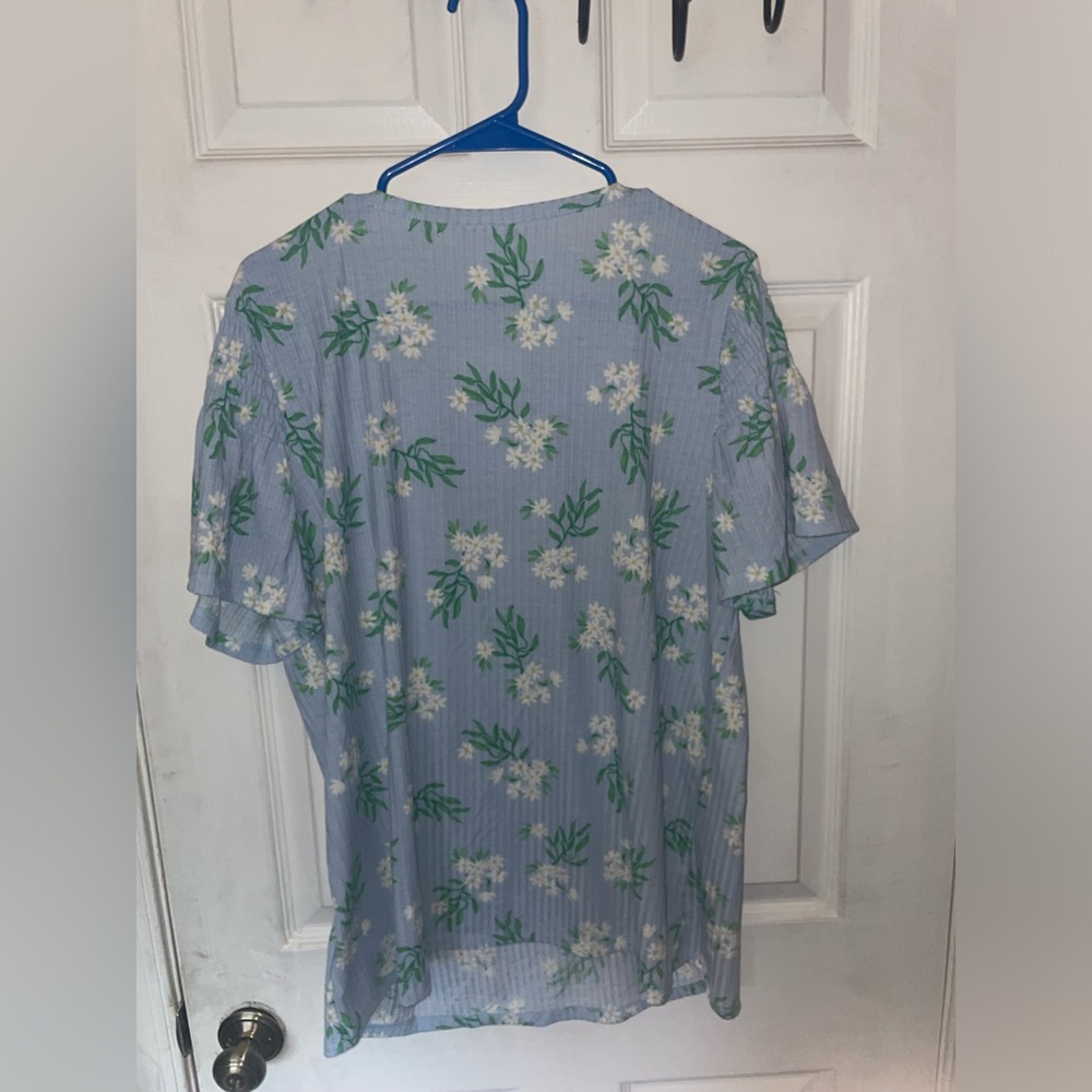 LulaRoe “Stephanie” Top - Picture 5 of 6